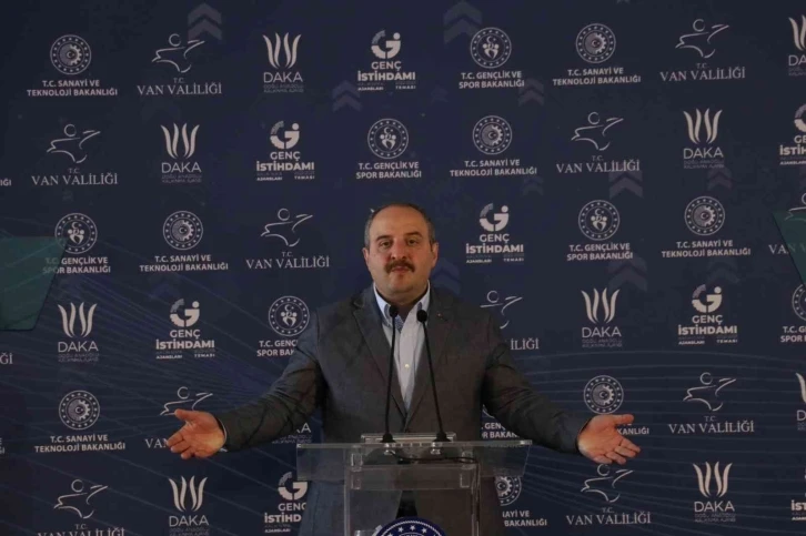 Bakan Varank: “Kılıçdaroğlu’nun ‘yapılmıyor’ dediği yatırımlar Türkiye’nin dört bir yanında güneş gibi parlıyor"
