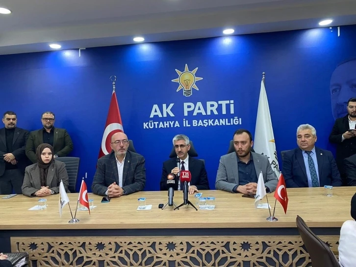 Bakan Yardımcısı Nazif Yılmaz, AK Parti Kütahya İl Başkanlığını ziyaret etti
