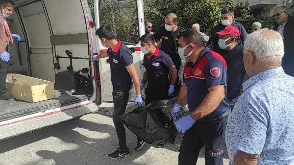 Bakıcı eve giremedi; koca ölü, eşi yaralı bulundu