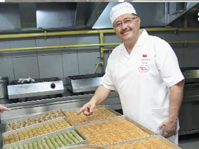 Baklava ustaları bayram mesaisinde