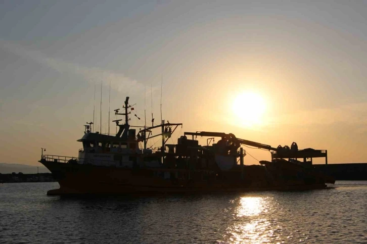 Balıkçılar "Vira Bismillah" diyerek denize açıldı
