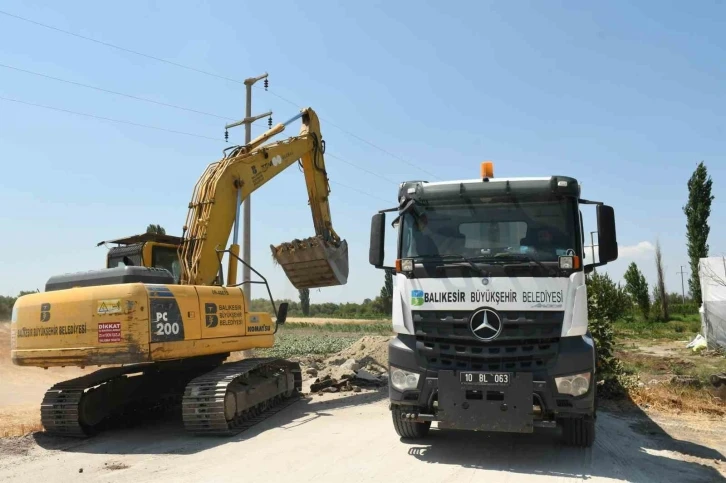 Balıkesir Büyükşehir, 4 ayda 30 kilometre yol yaptı
