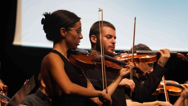 Balıkesir’de 100 sanatçı 14 konser verdi
