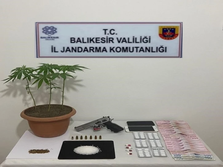 Balıkesir’de 2 şahsa uyuşturucu operasyonu
