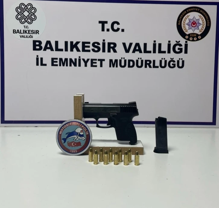 Balıkesir’de 61 şahsa asayiş ve kaçakçılık operasyonu
