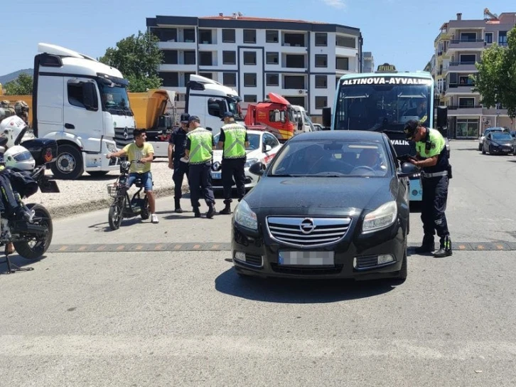 Balıkesir’de jandarmadan asayiş ve uyuşturucu operasyonu
