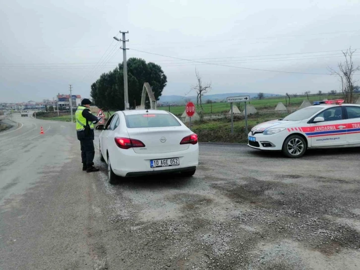 Balıkesir’de polis ve jandarmadan 160 şahsa operasyon
