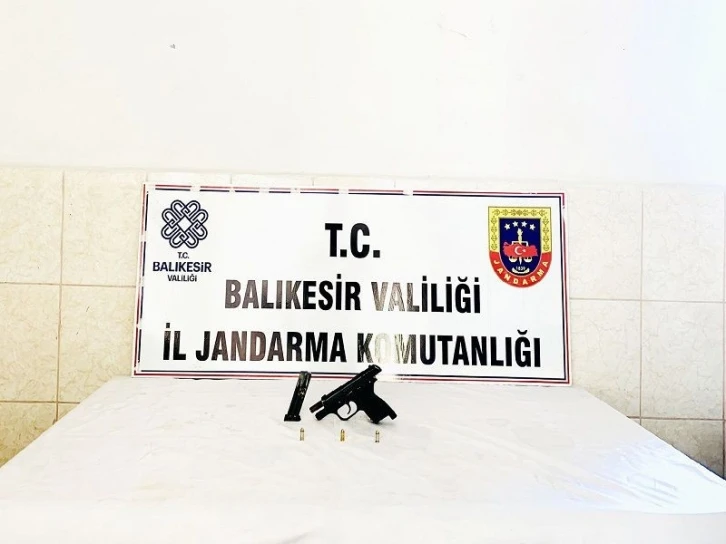 Balıkesir’de polis ve jandarmadan suçlulara ’Huzur’ operasyonu
