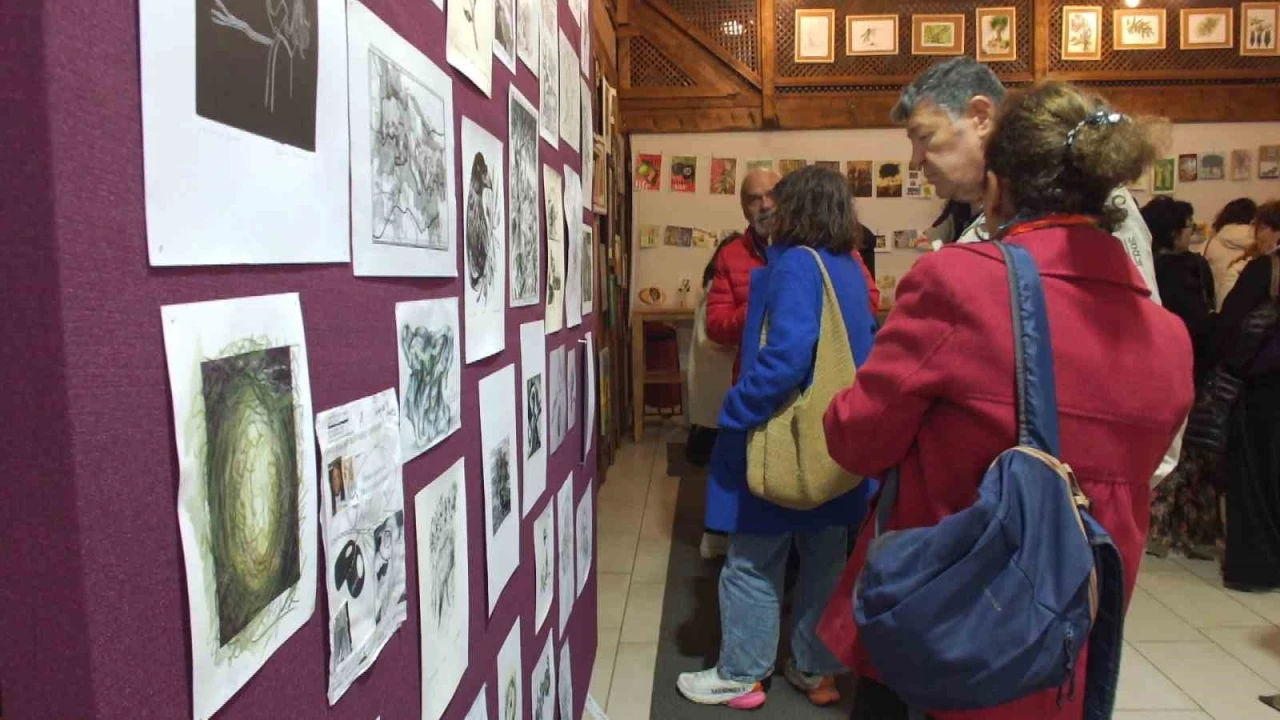 Balıkesir’de  Uluslararası Posta Sanatı Sergisi düzenlendi
