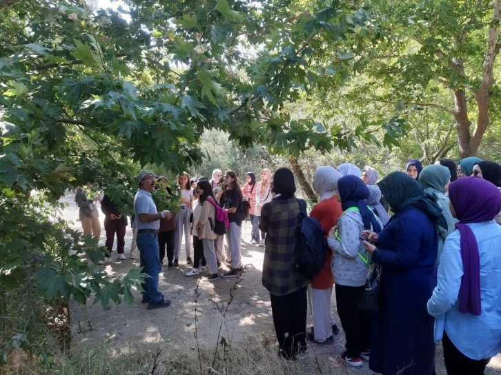 Balıkesirli gençler doğada enerji depoladı
