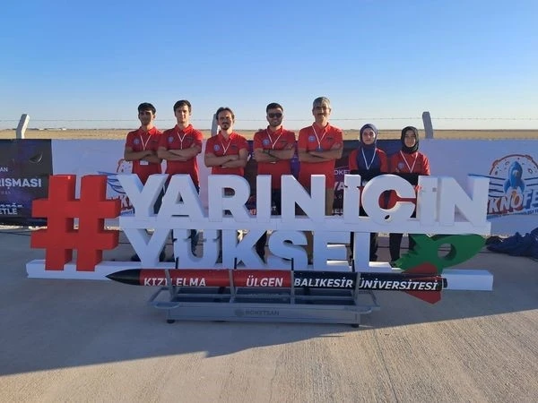 Balıkesirli öğrenciler, TEKNOFEST Roket yarışmasında
