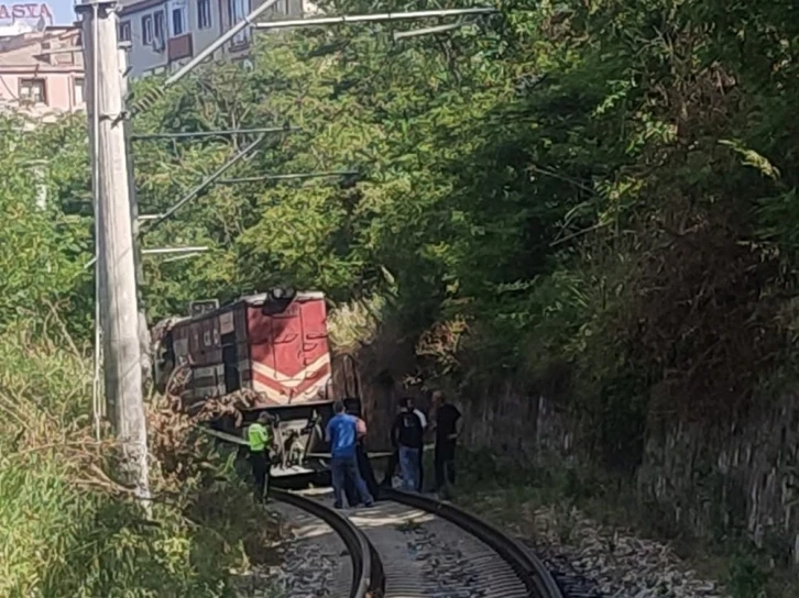 Bandırma’da trenin çarptığı adam hayatını kaybetti
