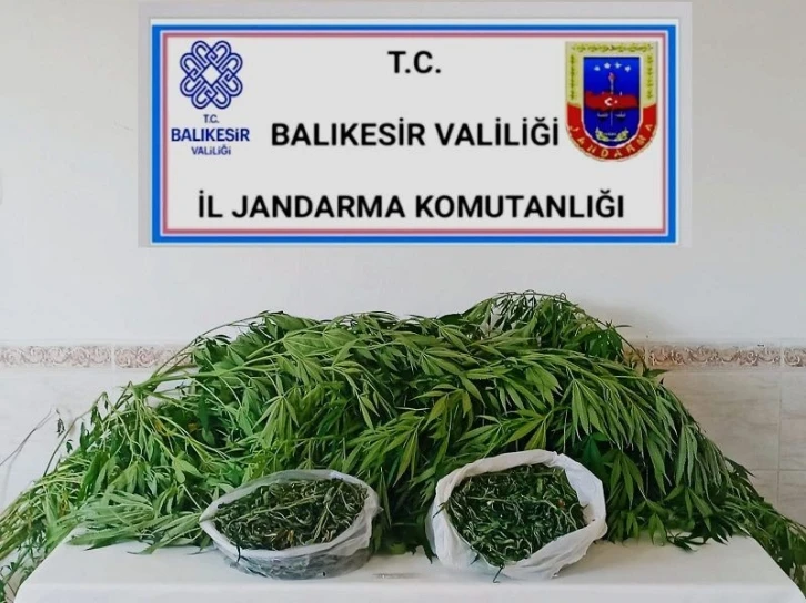 Bandırma’da uyuşturucu operasyonu: 1 kilogram uyuşturucu madde ele geçirildi
