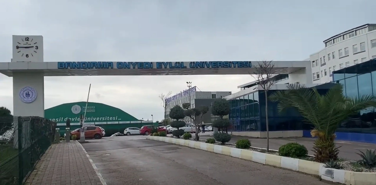 Bandırma Onyedi Eylül Üniversitesi ana girişi için 27 milyon liralık kapı ihalesi
