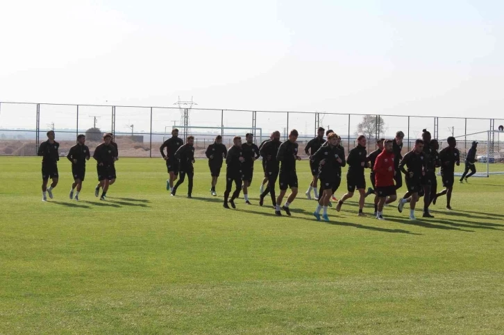 Bandırmaspor, Altay maçı öncesi hazırlıklarını sürdürüyor
