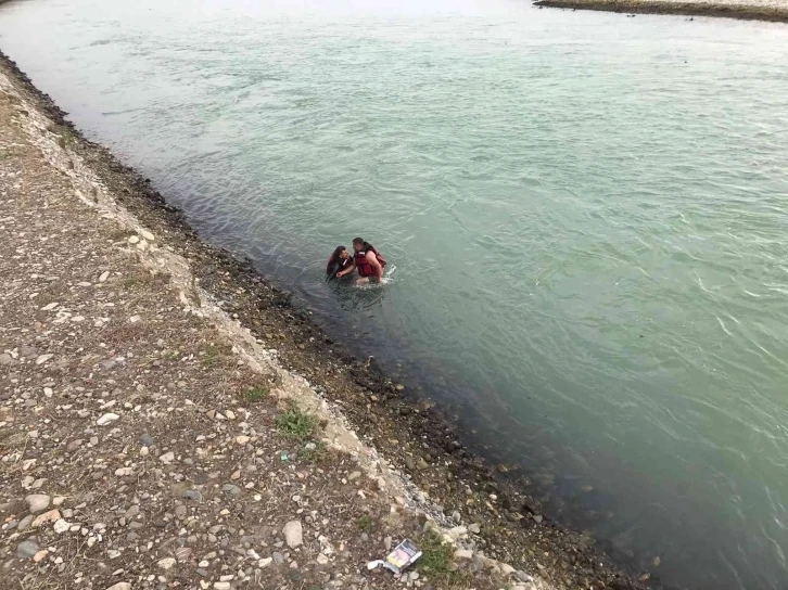 Baraj kapakları açıldı, vatandaş boğulmaktan son anda kurtarıldı
