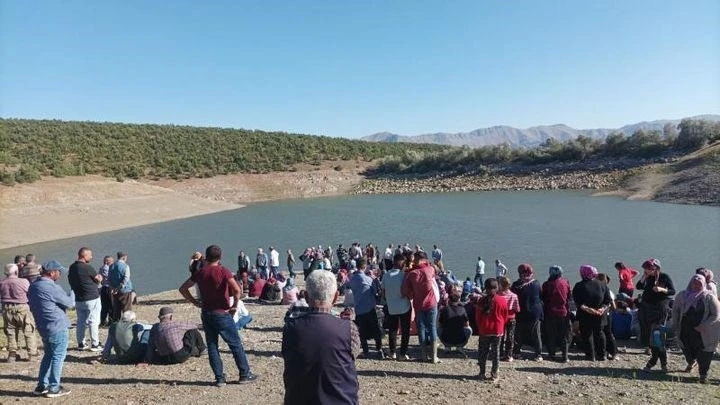 Baraja düşen çocuk kayboldu
