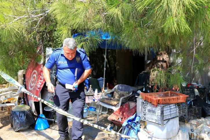 Barakadaki arkadaşının ölümünü "Değnekle dürttüm, baktım ölmüş" diye anlattı
