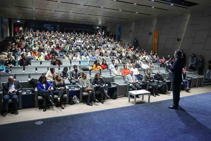 Başakşehir’de öğretmenlere yönelik kariyer sempozyumu düzenlendi
