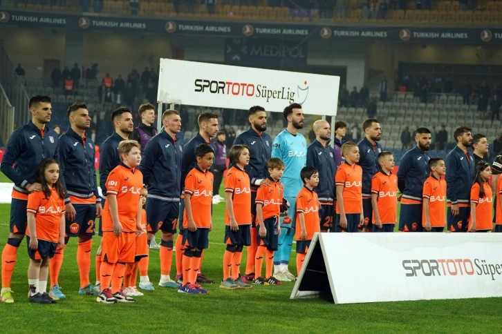 Başakşehir’de kadroda 2 değişiklik