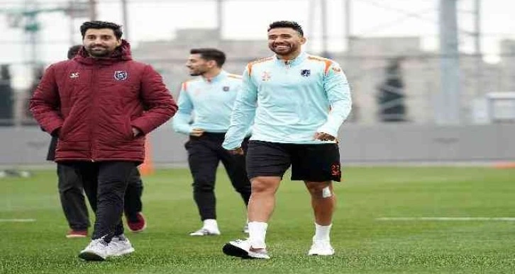 Başakşehir’de Pizzi ve Trezeguet ilk antrenmanlarına çıktı