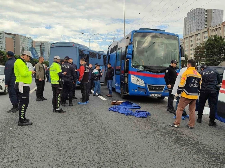 Basın Ekspres Karayolu’nda cezaevi aracı yolun karşısına geçen yayaya çarptı
