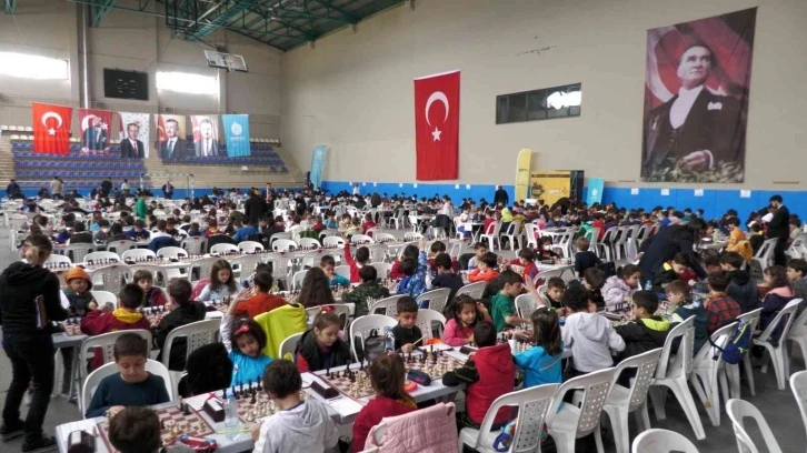 Başiskele’de 19 Mayıs coşkusu satranç turnuvasıyla başladı
