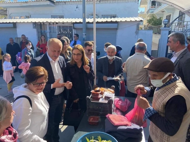 Başkan Atabay, pazarcı esnafının taleplerini dinledi
