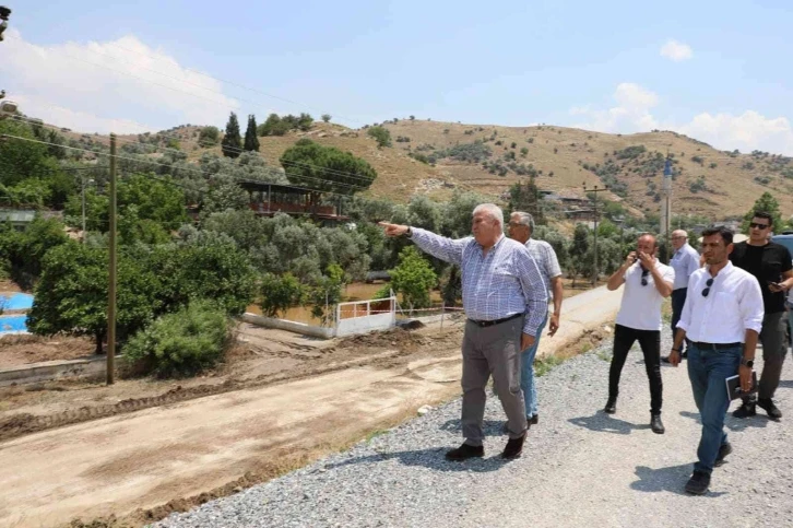 Başkan Atay yağıştan etkilenen mahallelerde incelemelerde bulundu
