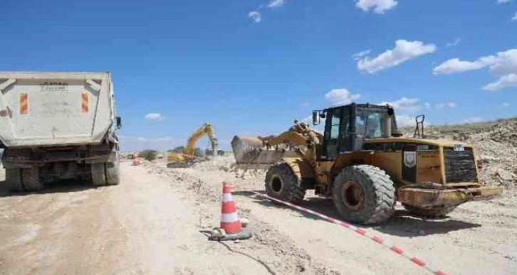 Başkan Beyazgül Çatak’taki yol genişletme çalışmalarını inceledi