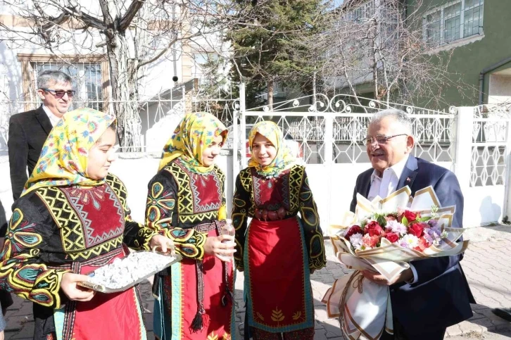 Başkan Büyükkılıç, 3,5 milyon TL’lik eğitim ve spor yatırımının açılışını yaptı
