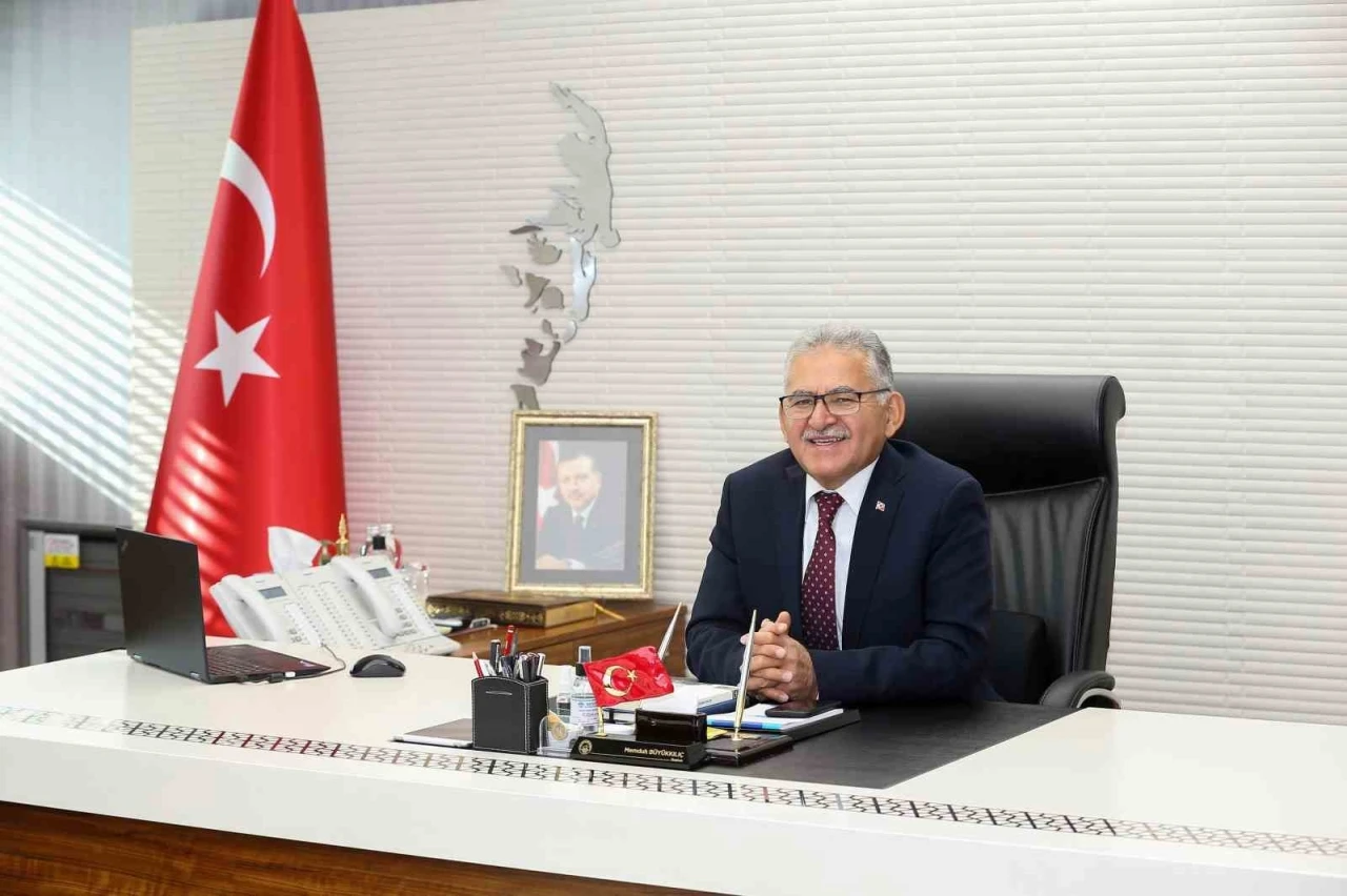 Başkan Büyükkılıç: “Atatürk’ün Kayseri’ye ziyareti sadece anı değil, Cumhuriyet yolunda kararlılığın simgesidir”
