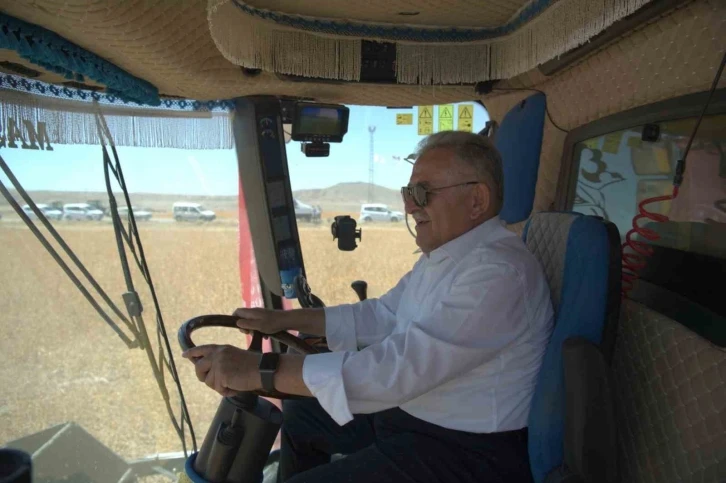Başkan Büyükkılıç: "Çiftçinin en güçlü destekçisi olarak Türkiye’ye örnek oluyoruz"
