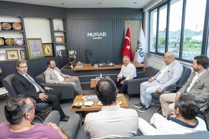 Başkan Büyükkılıç’tan MÜSİAD Kayseri Şubesi’ne ziyaret
