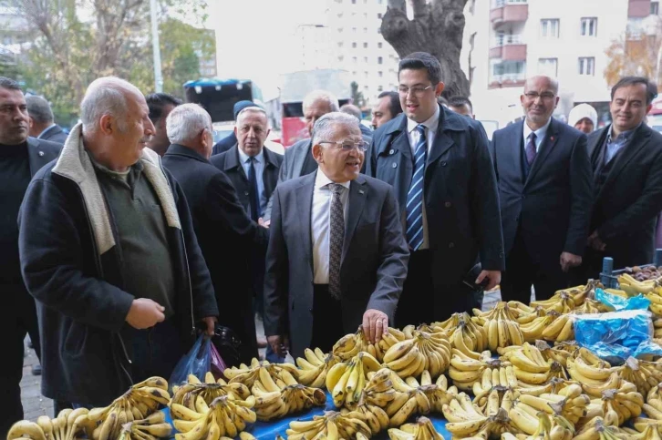 Başkan Büyükkılıç’tan ‘pazar yeri’ ziyareti
