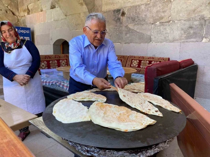 Başkan Büyükkılıç’tan Tarihi Sultan Hanı’na Davet
