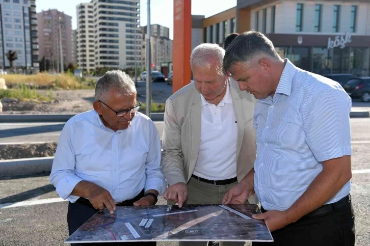 Başkan Büyükkılıç, trafiğe açılan 17.5 milyon TL’lik katlı kavşağı yerinde inceledi
