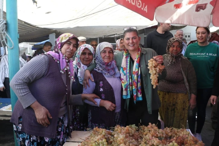 Başkan Çerçioğlu Koçarlı pazarında vatandaşlarla buluştu
