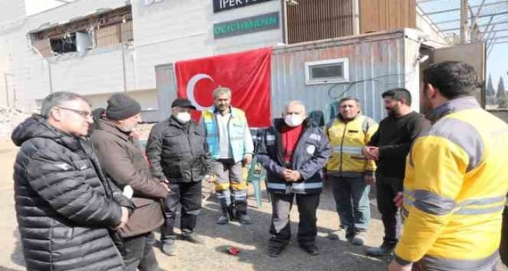 Başkan Çolakbayrakdar: “Bu günleri hep birlikte atlatacağız”