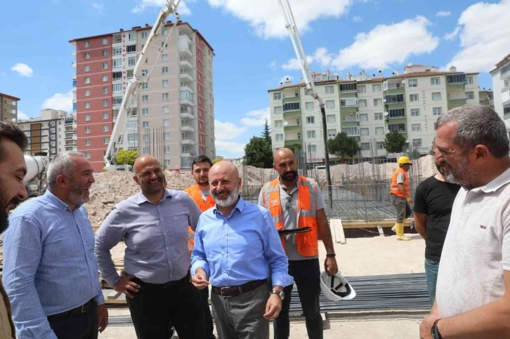 Başkan Çolakbayrakdar: “Mahallelerimiz, örnek ve marka yatırımlarla gelişip, büyüyor”
