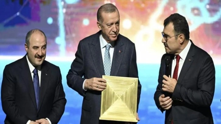 Başkan Erdoğan'a takdim edildi! Kilogramı 388 bin dolar