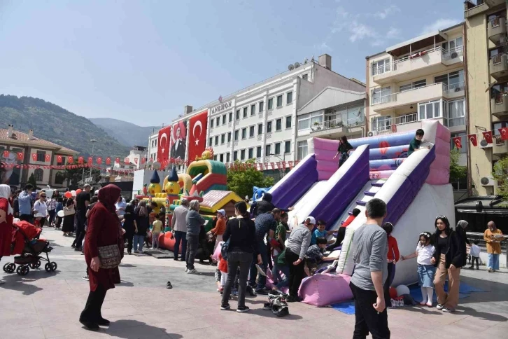 Başkan Ergün’den çocuklara bayram eğlencesi
