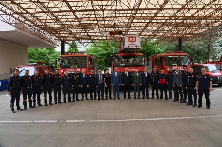 Başkan Ergün, görev başındaki personelle bayramlaştı
