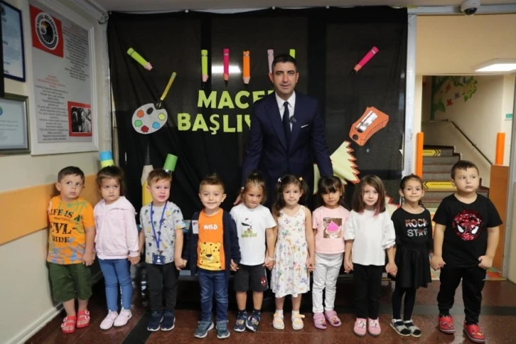 Başkan Gökhan Yüksel öğrencilerin ilk gün heyecanını paylaştı
