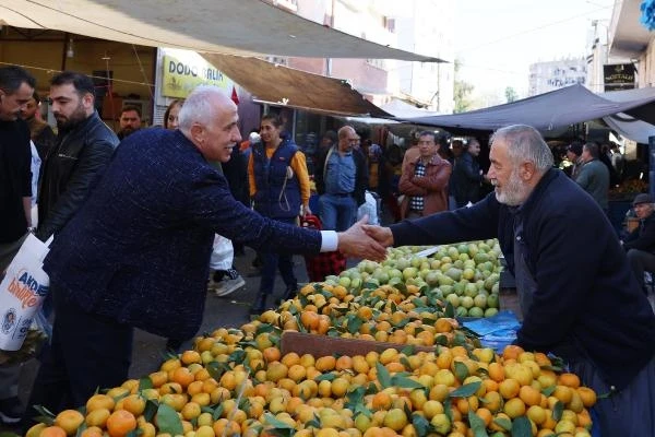 Başkan Gültak; pazar gezip vatandaşları dinledi