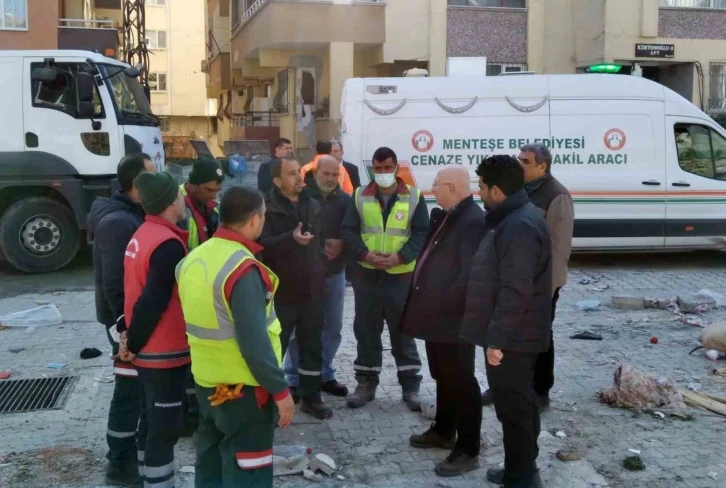 Başkan Gümüş deprem bölgesinde
