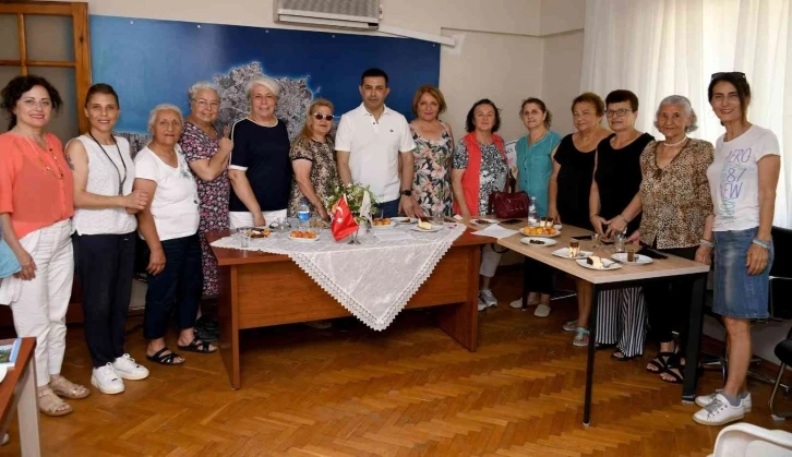 Başkan Günel, Kuşadası Katılımcı Kadın Hareketi Derneği üyeleri ile bir araya geldi
