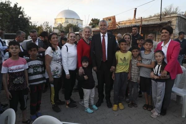 Başkan Karalar bayramda köy köy gezdi, halkla buluştu