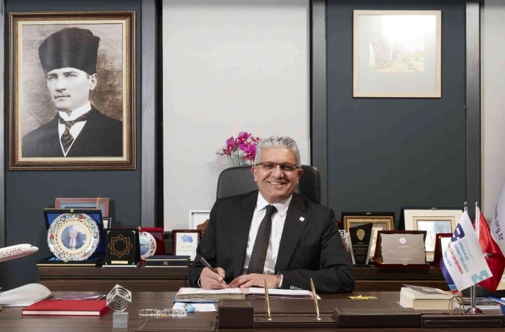 Başkan Küpeli, "Öğretmenlerimiz yol gösteren lider, örnek alınacak bir rehberdir"
