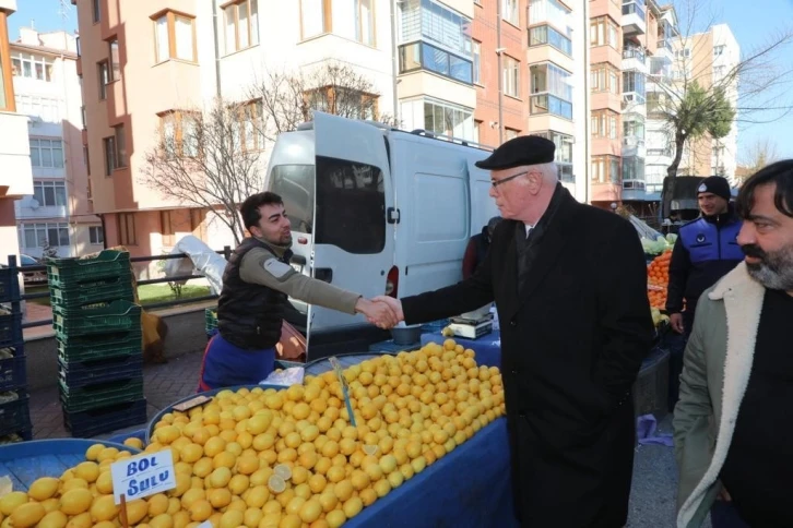 Başkan Kurt’tan pazara ziyaret
